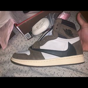 Travis Scott Jordan 1’s